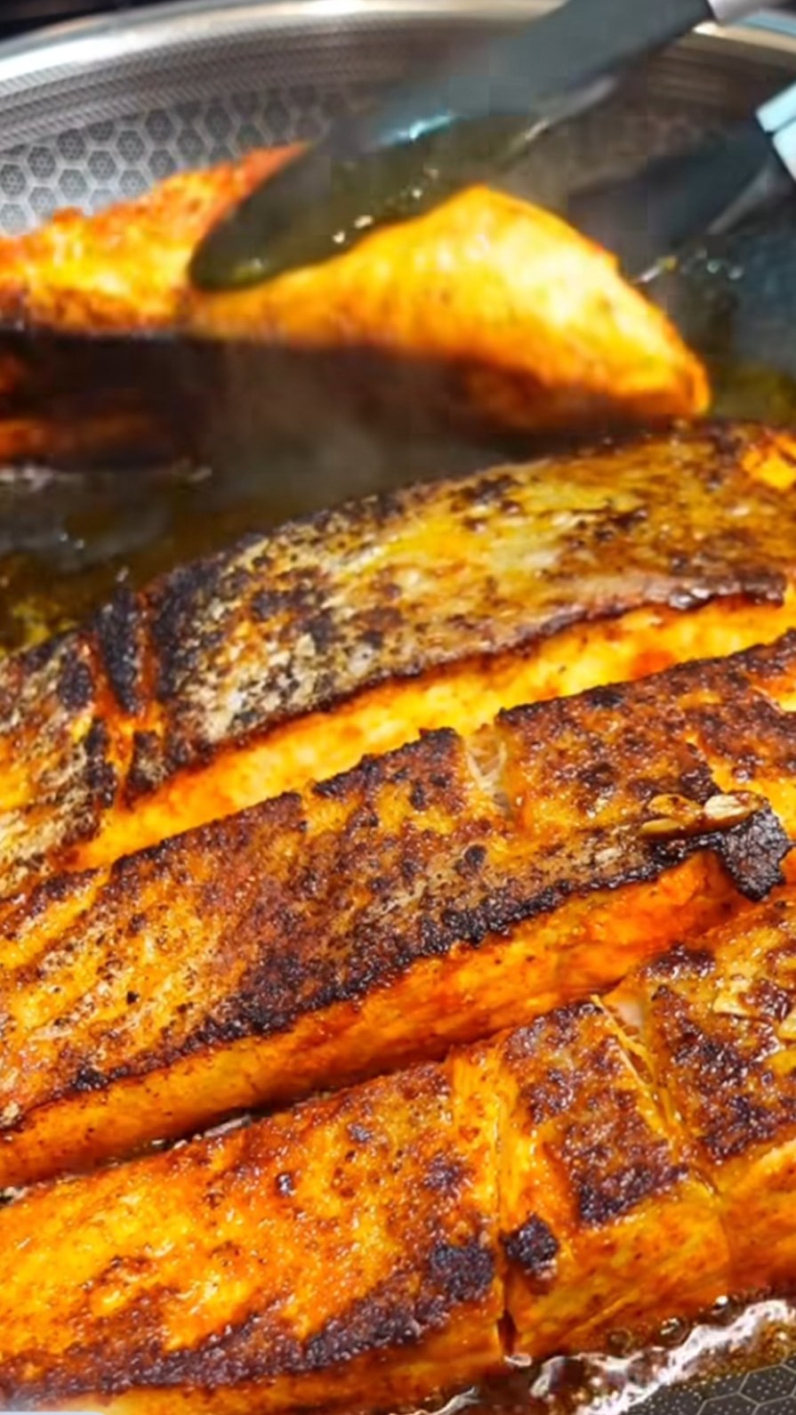 Filets de poisson épicés à la poêle