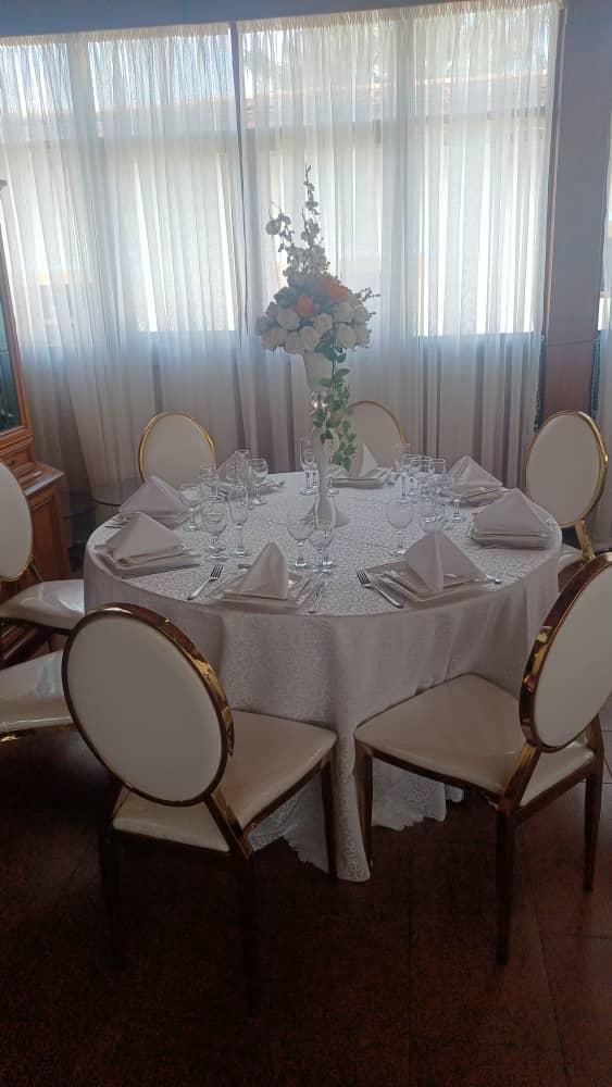 Plat du restaurant de l'Hôtel La Fraîcheur — Capacité